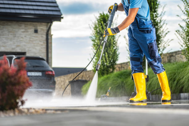 Best Gutter Cleaning  in Grove City, FL